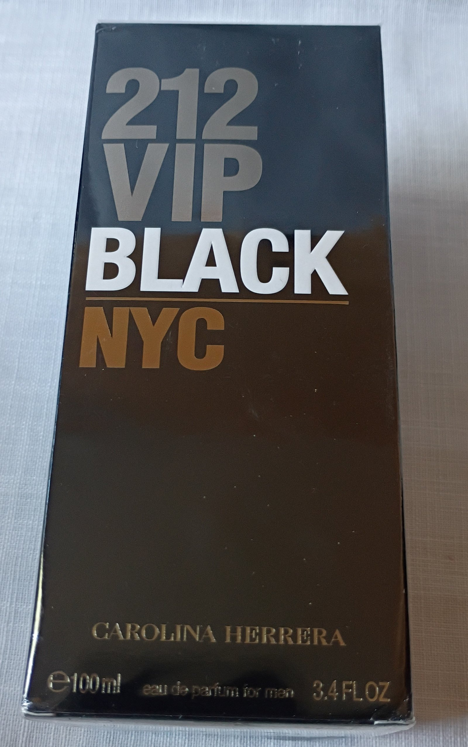 212 VIP BLACK NYC CAROLINA HERRERA